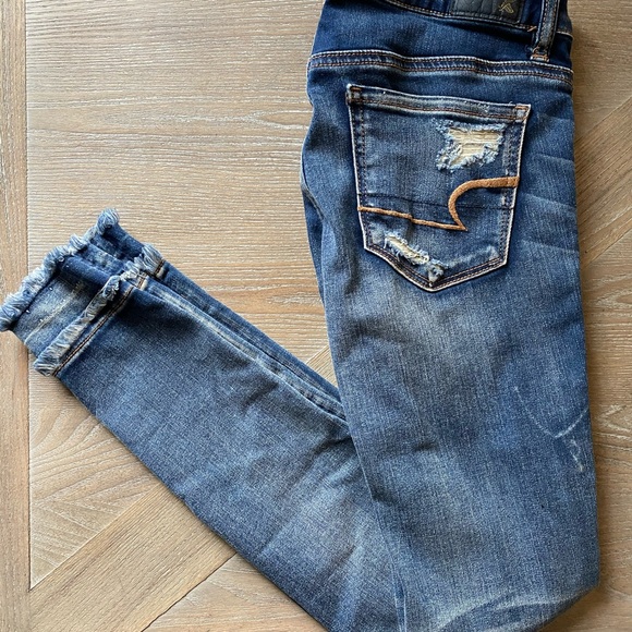 American Eagle Distressed Jeans - Picture 2 of 3
